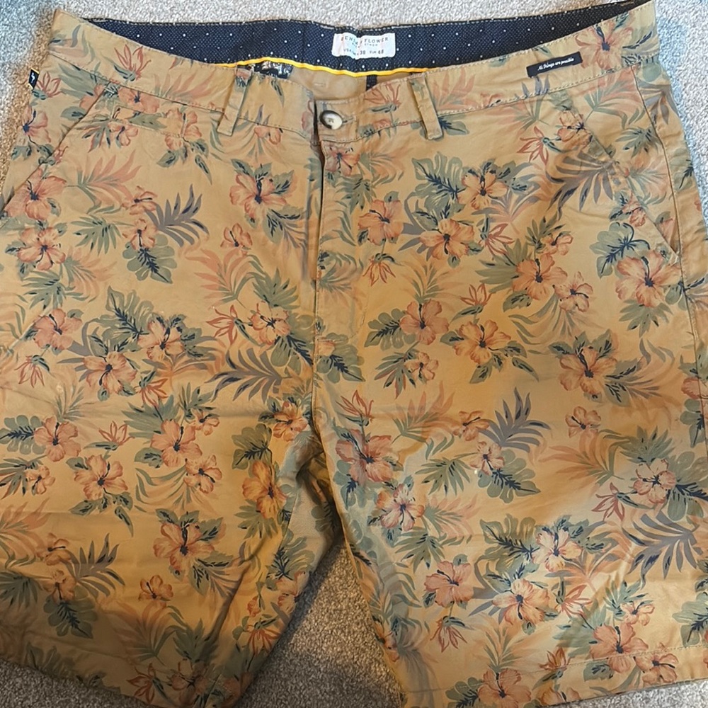 Denim & Flower Men's Floral Shorts - Tan and Green